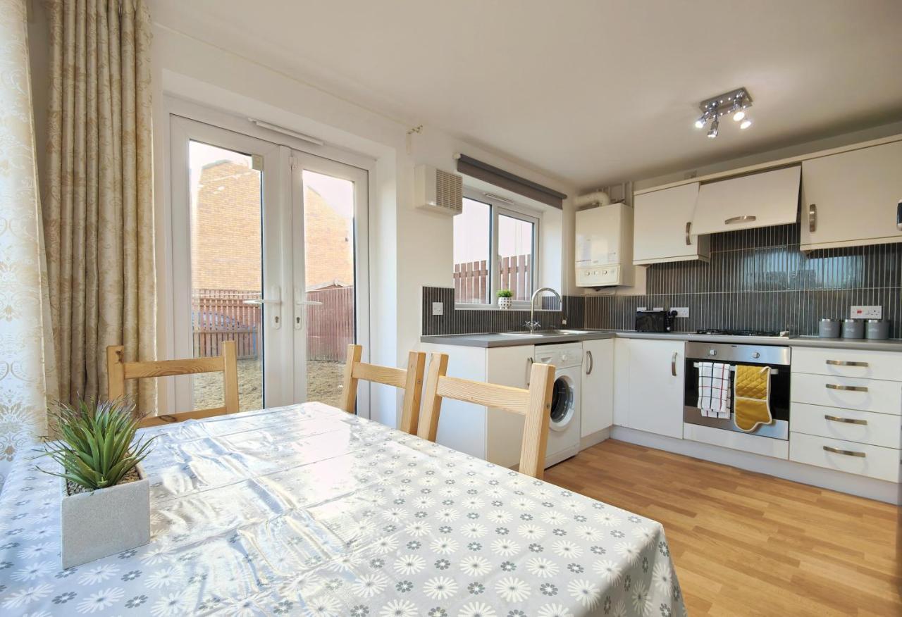 The Metcombe - Holiday Home With Free Parking 10 Minutes Walk To Etihad Stadium & Coop Live Arena Manchester Buitenkant foto