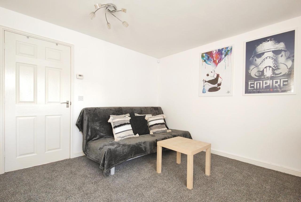 The Metcombe - Holiday Home With Free Parking 10 Minutes Walk To Etihad Stadium & Coop Live Arena Manchester Buitenkant foto